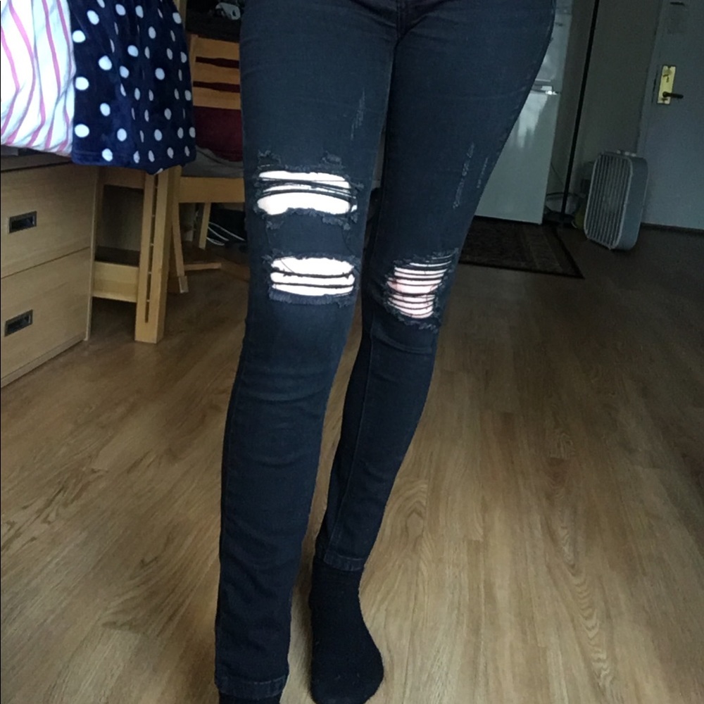 Black Distressed Skinny Jeans!